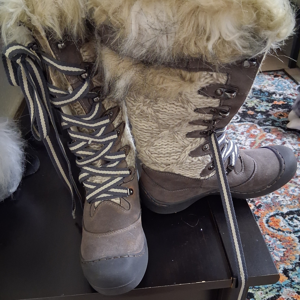 Cozy Fur-Lined Winter Boots
